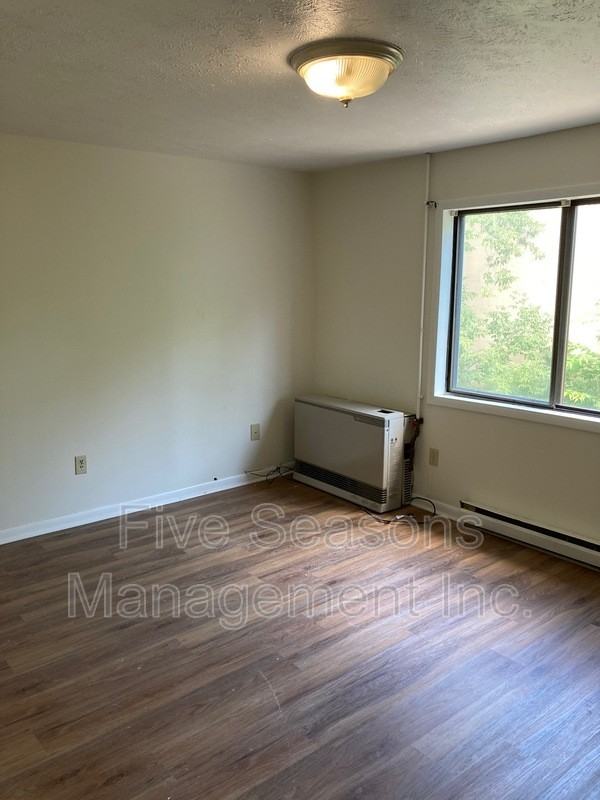 1036 North Ave - Photo 2 of 16