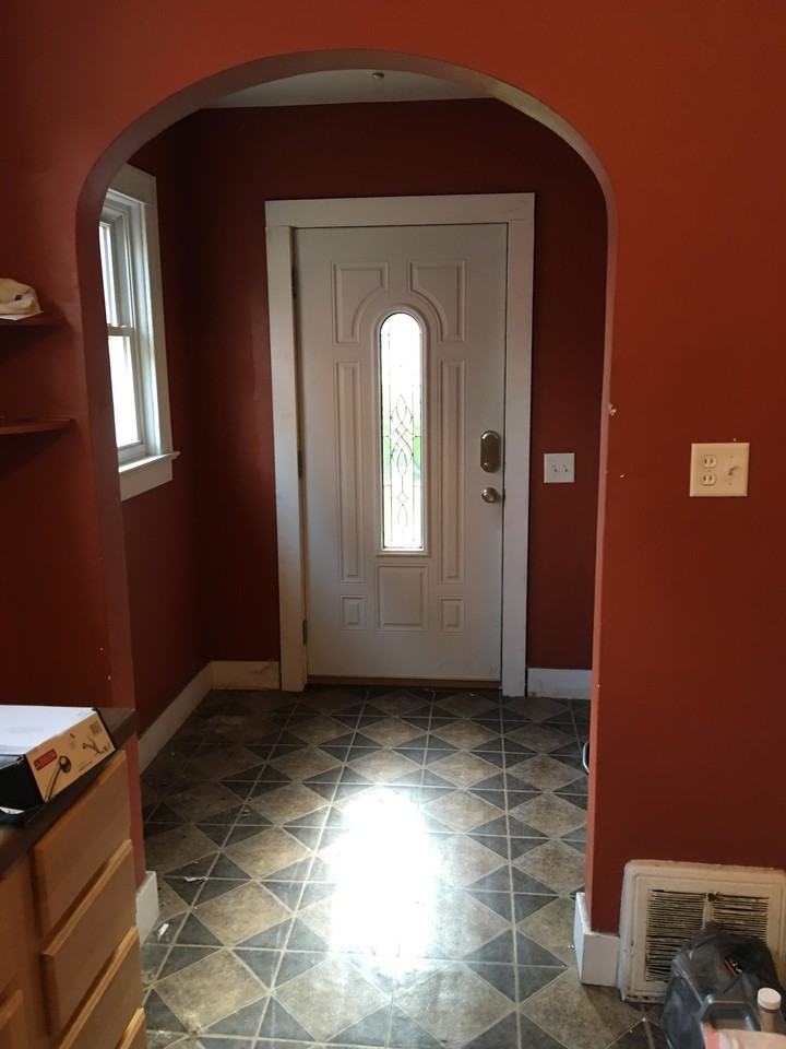 728 Fuller Ave Se - Photo 3 of 14