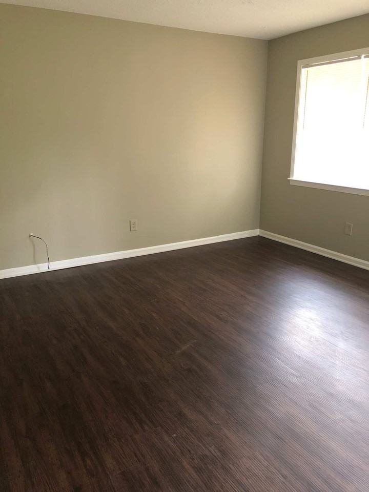 5091 Breckenwood Dr - Photo 3 of 15