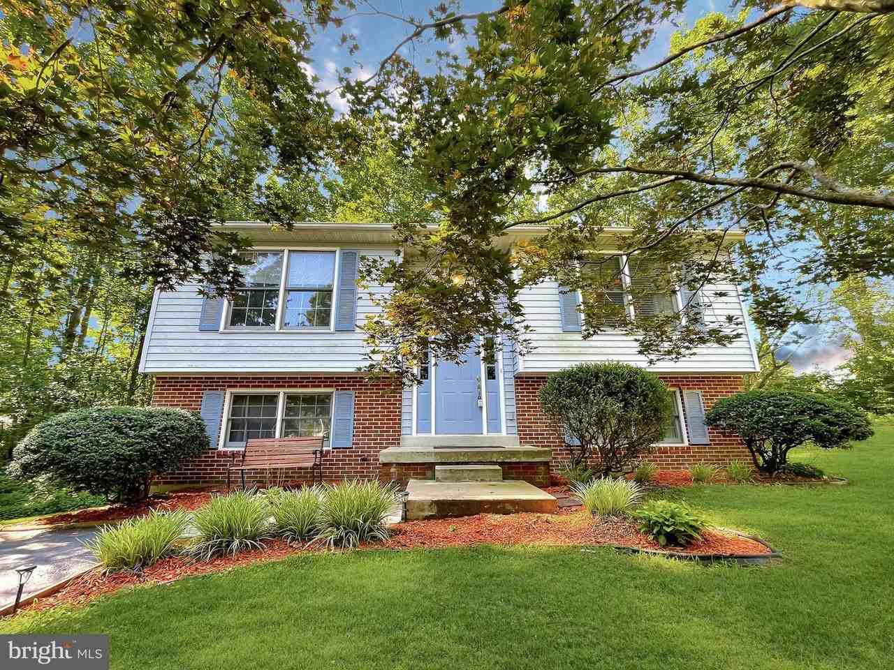 10203 Gayle Ct - Photo 2 of 4