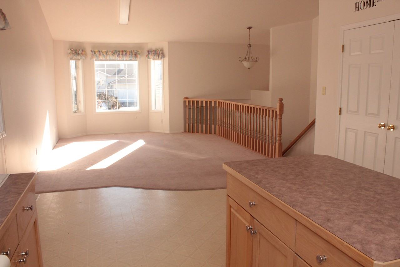 31 Fairmont Gate S - Photo 3 of 13