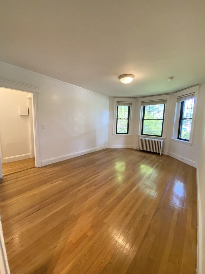 122 Riverway #4 - Photo 2 of 10