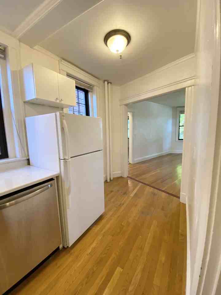 122 Riverway #4 - Photo 7 of 10