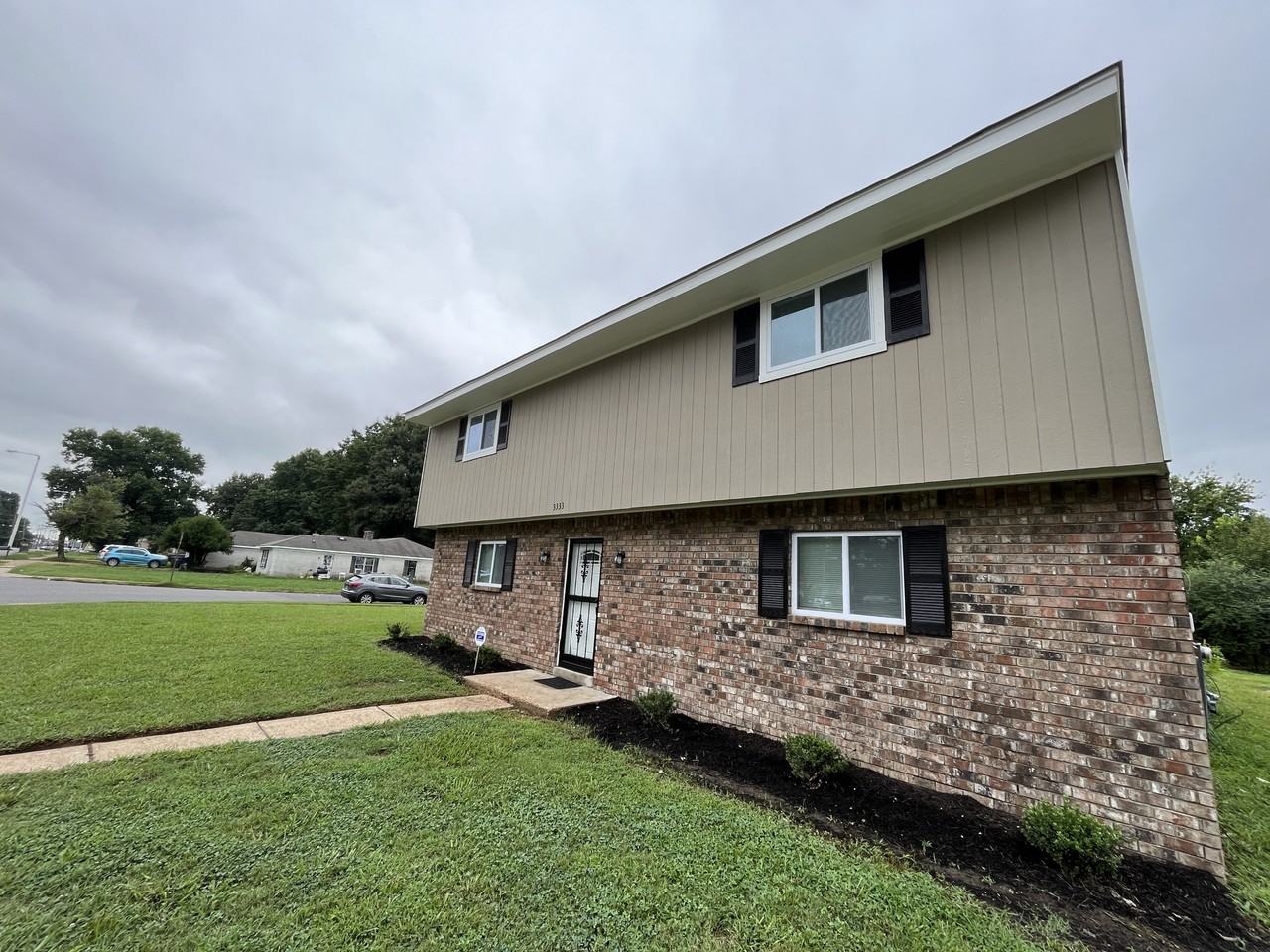 3333 S Mendenhall Rd - Photo 2 of 21