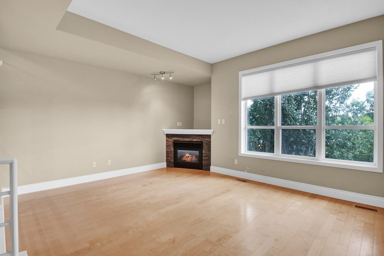 5801 83 St Nw - Photo 3 of 45