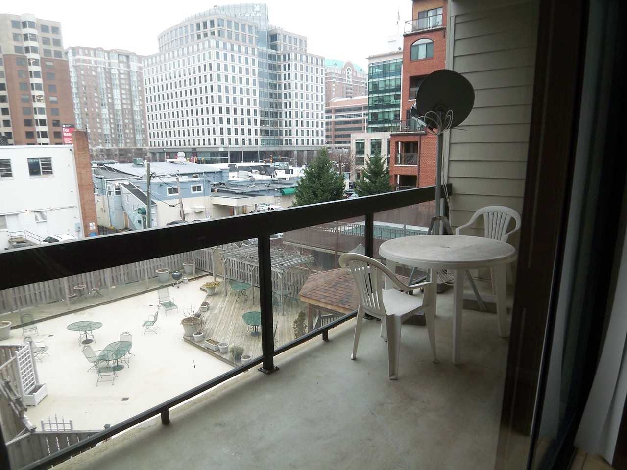 1020 N Stafford St - Photo 2 of 7