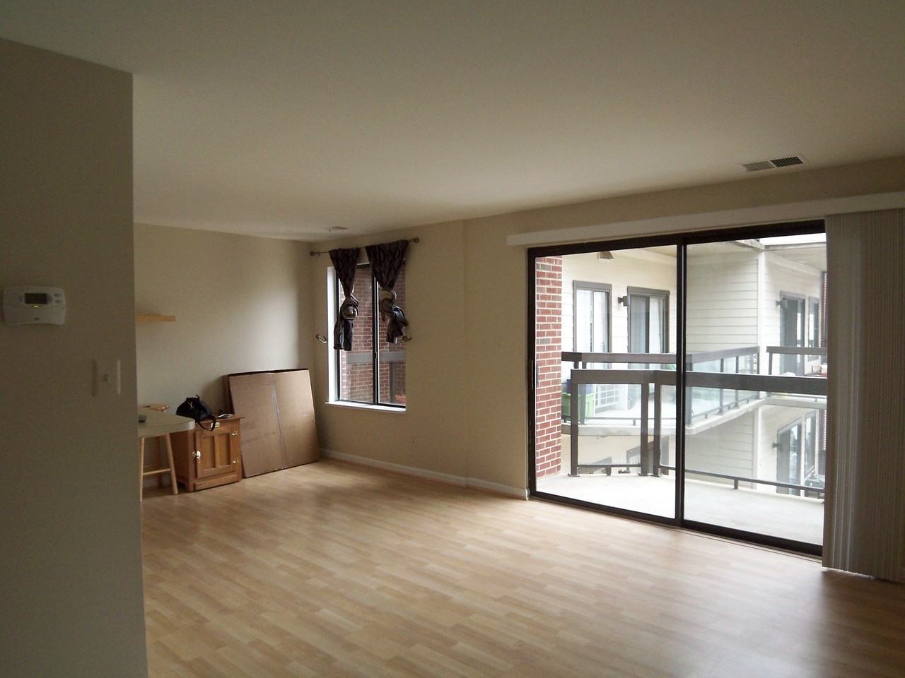 1020 N Stafford St - Photo 5 of 7