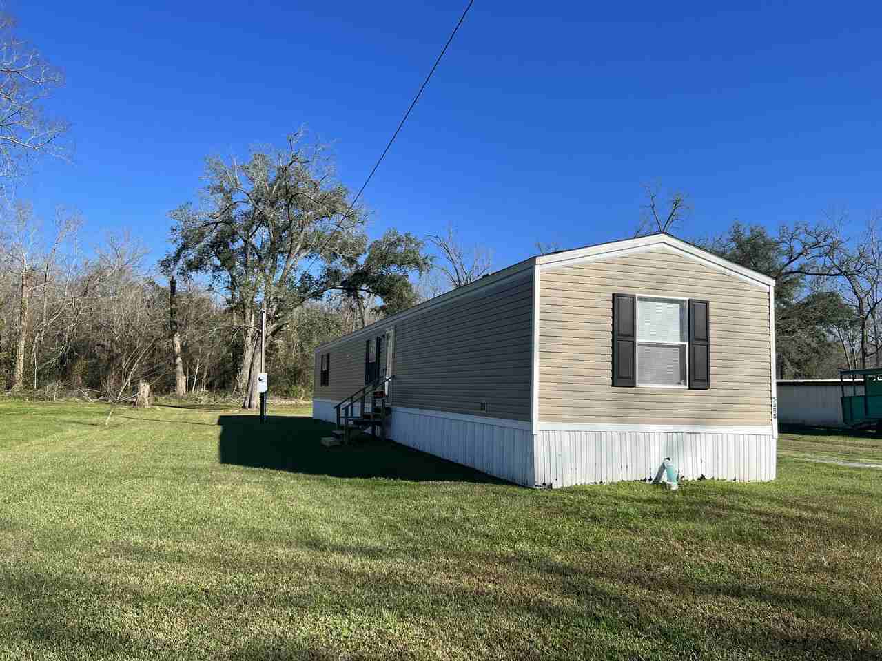 5385 Morris St - Photo 2 of 11