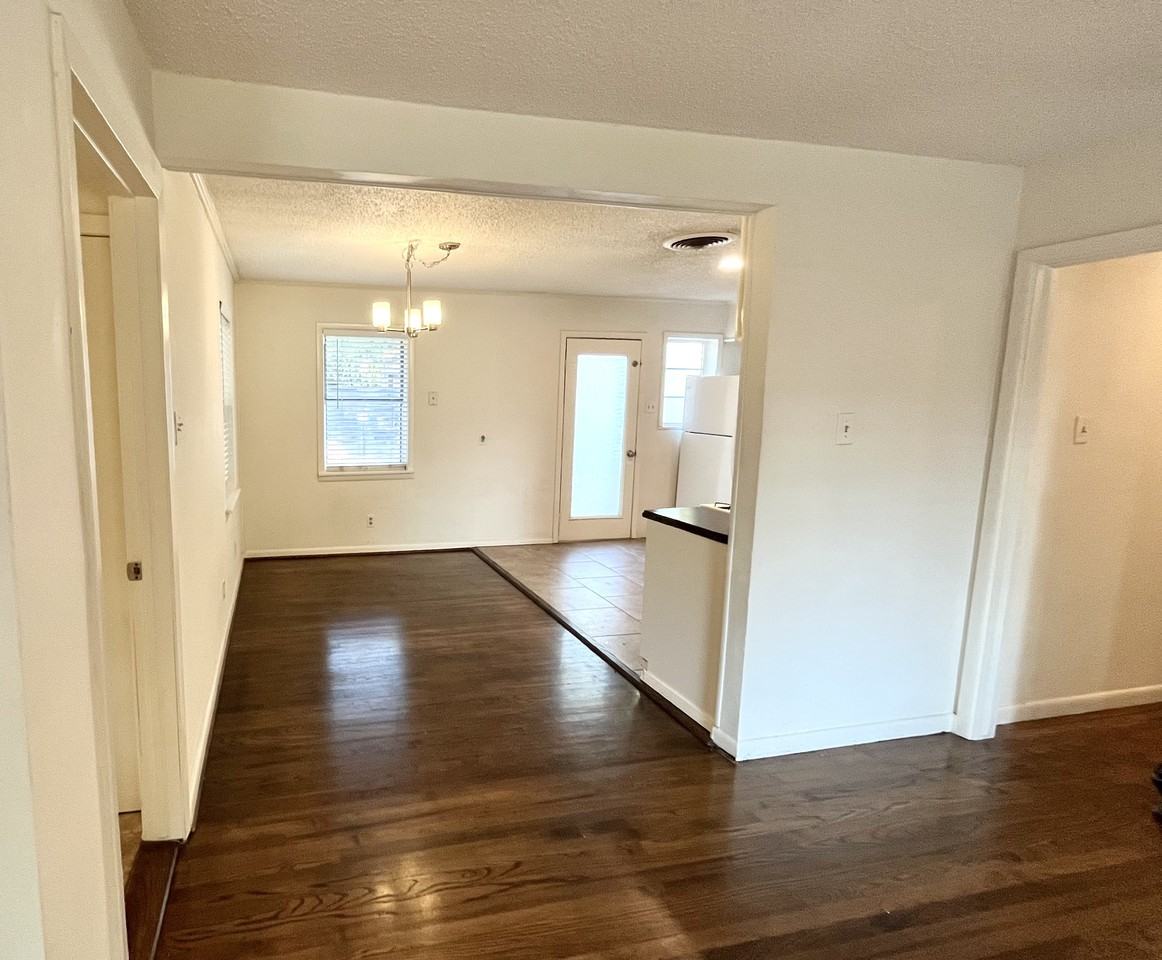 2115 Longwood Ln #NA - Photo 3 of 18