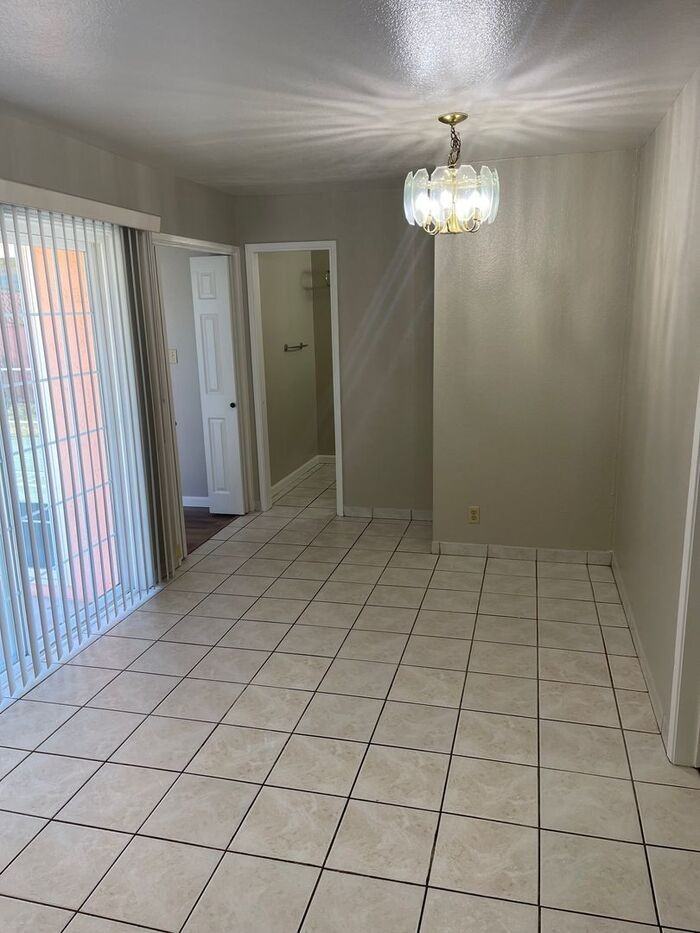 39580 Eric St - Photo 3 of 18