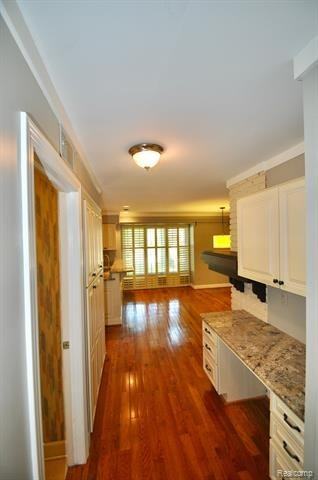 6081 Dunmore Dr - Photo 5 of 24