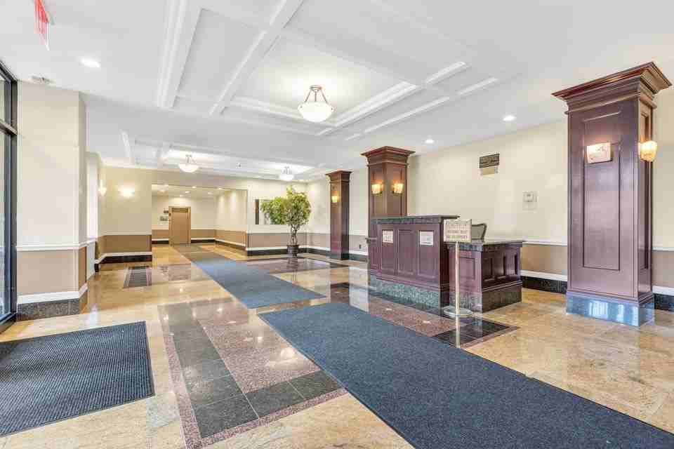 2546 East 13th Street #B5 - Photo 3 of 21