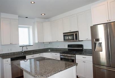 701 W 36th St #1 - Photo 3 of 10