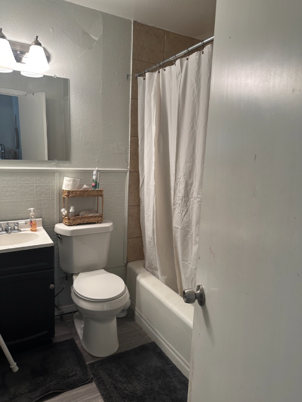 1606 27th St #2 - Photo 4 of 9