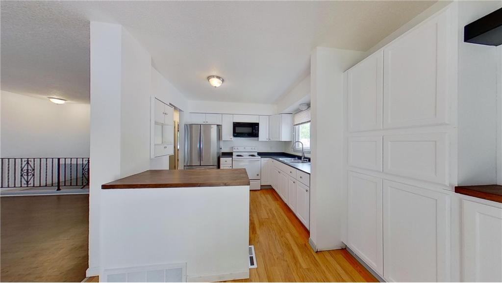 3052 Grimes Ave N #3052 - Photo 3 of 17