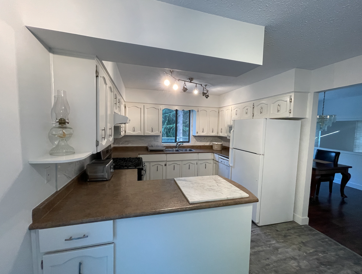 2250 Sentinel Drive - Photo 2 of 17