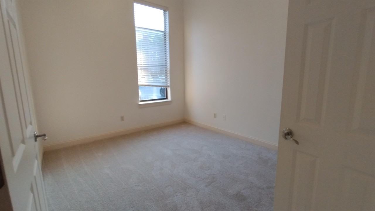 760 Wedgewood Ave #1 - Photo 6 of 21