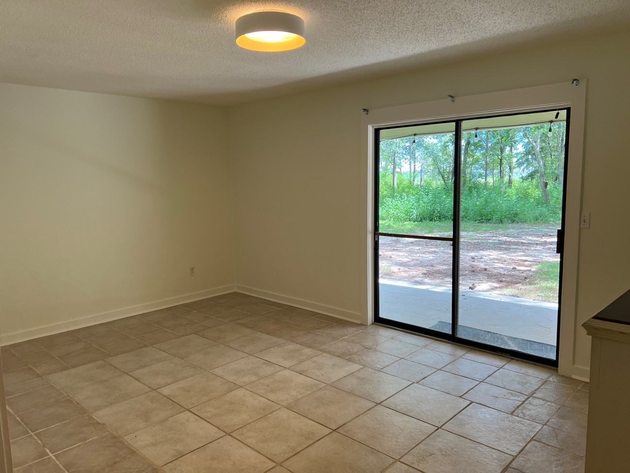 35 Bay Breeze Dr #1 - Photo 5 of 10