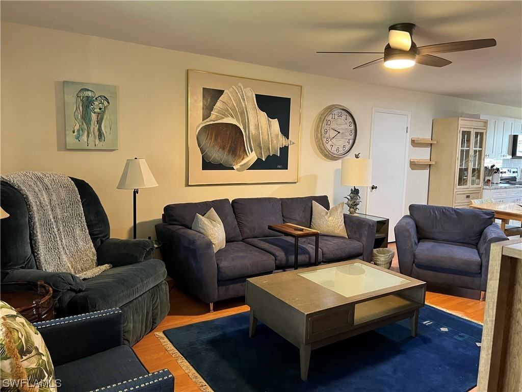 8740 Lueck Ln - Photo 3 of 17