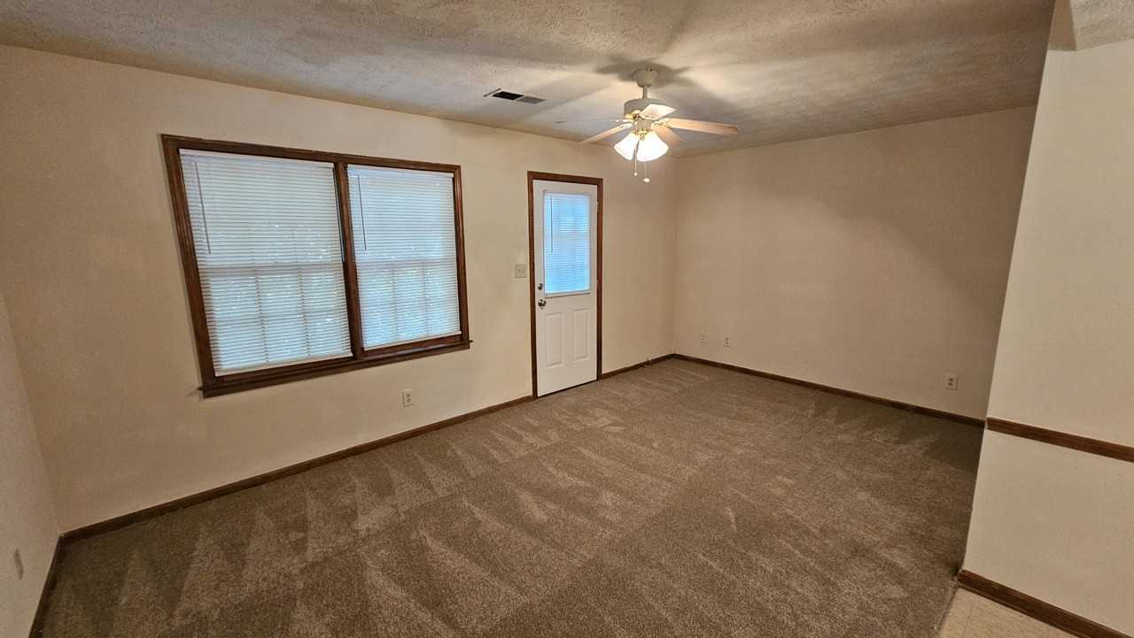 1707 Riverside Ct Ne #1707 - Photo 5 of 14