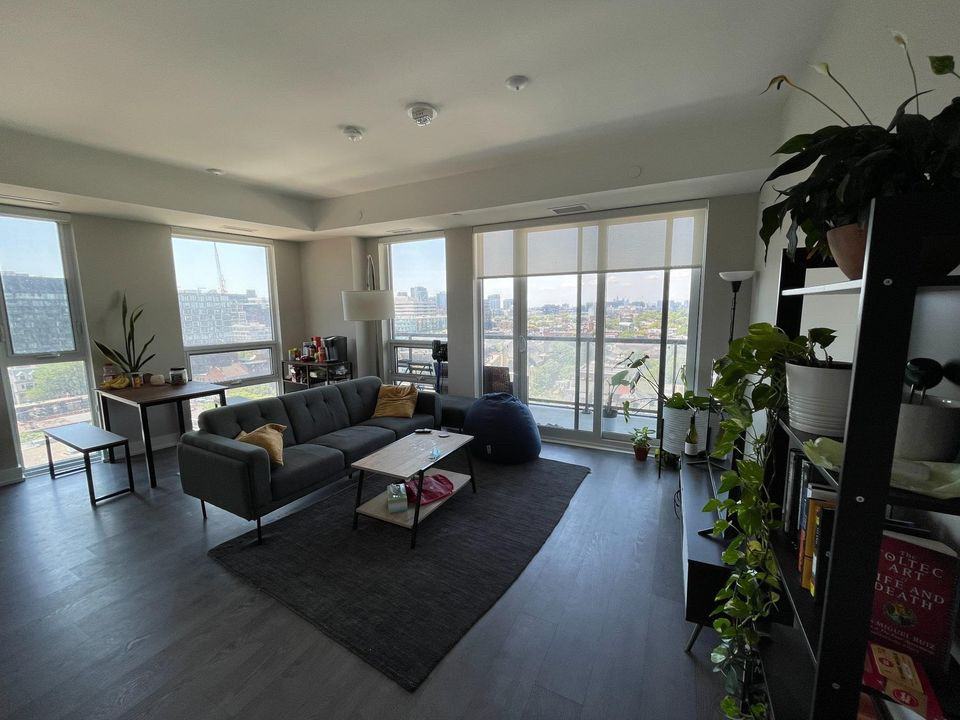 80 Vanauley St - Photo 2 of 10