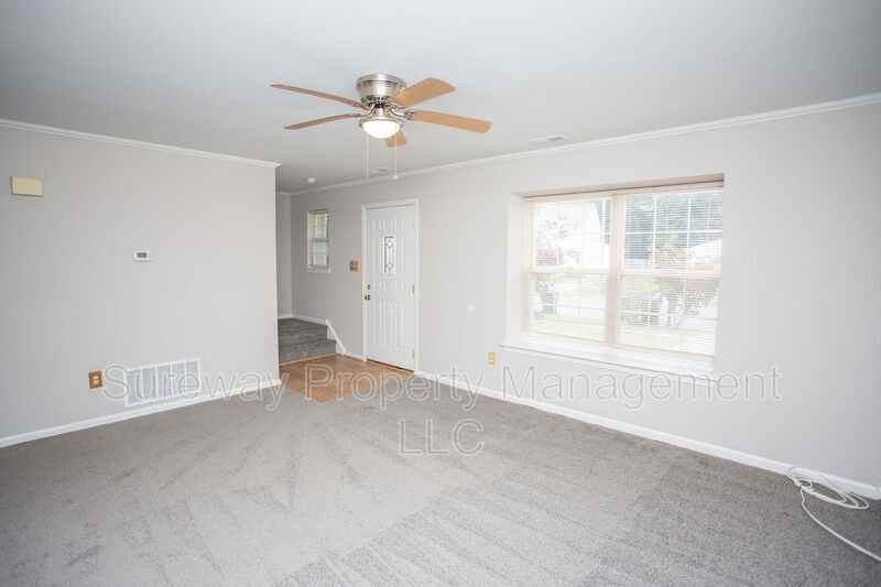 113 Crosley Dr - Photo 3 of 36