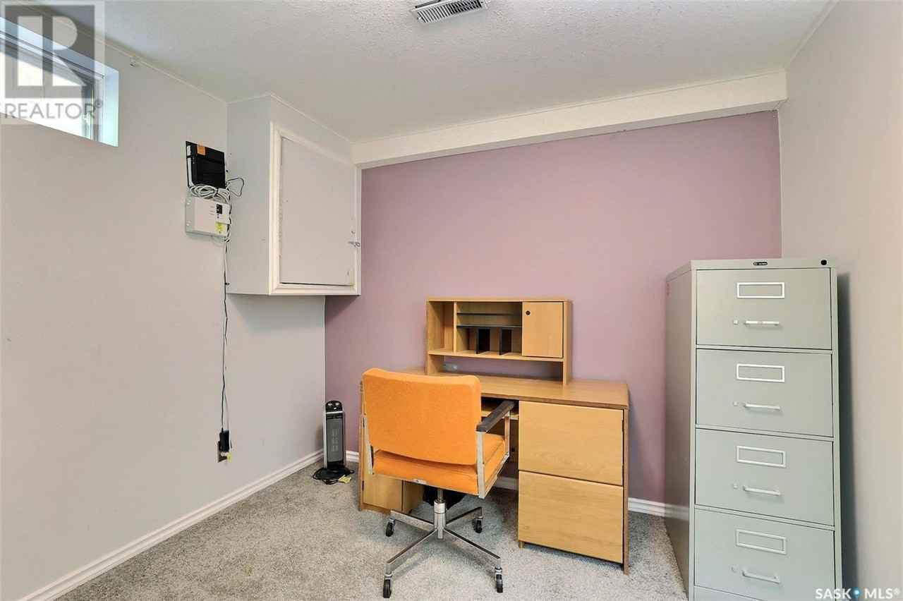 3663 Sherwood Dr - Photo 3 of 20