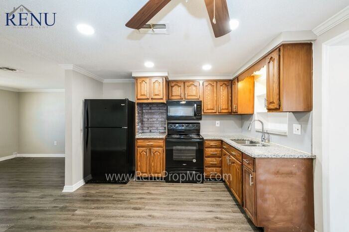 4750 Vision Ave - Photo 3 of 17