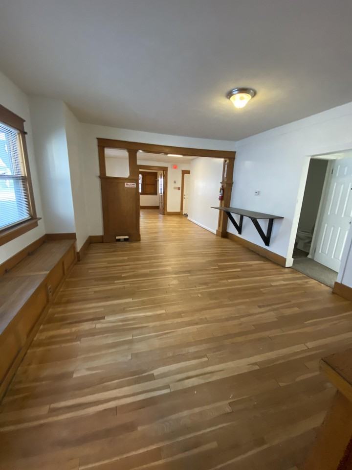 611 W 25th - 1 #A - Photo 3 of 11