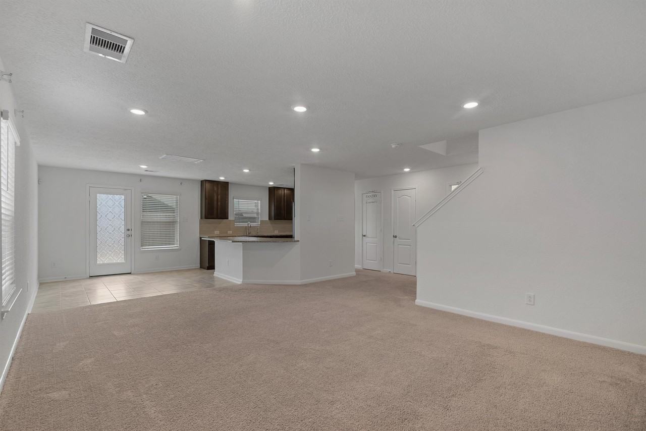 647 Ash Mill Dr #1 - Photo 4 of 22