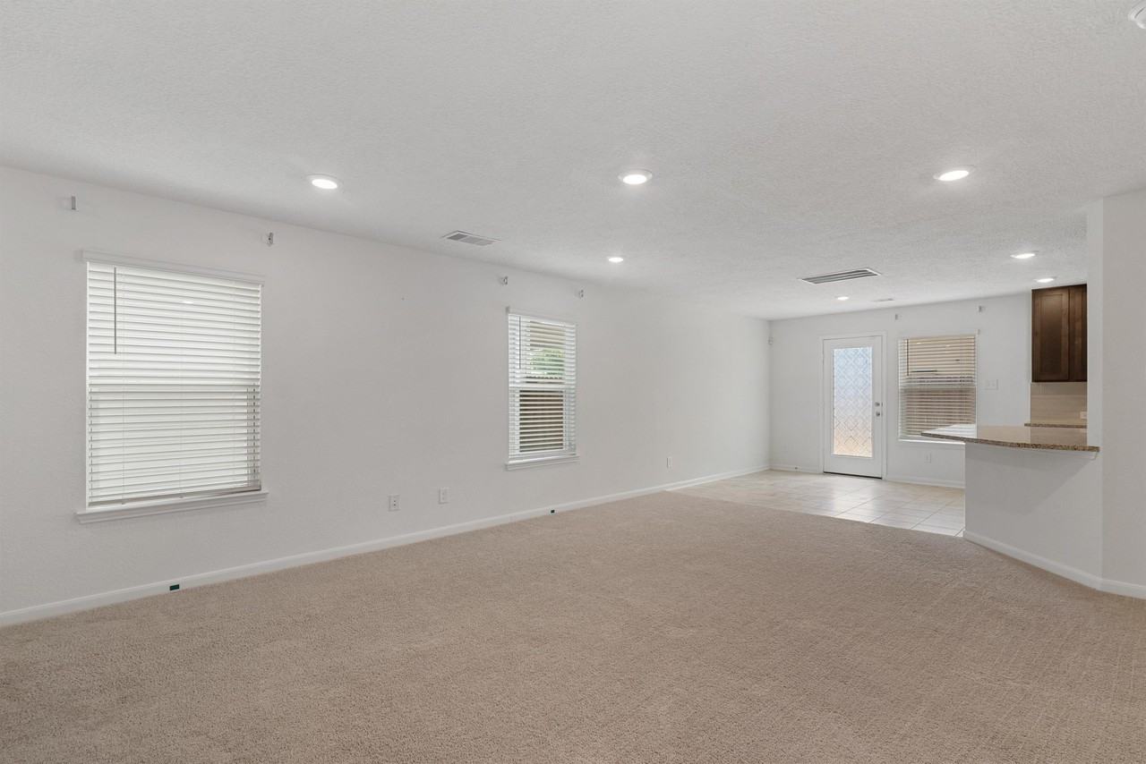 647 Ash Mill Dr #1 - Photo 5 of 22