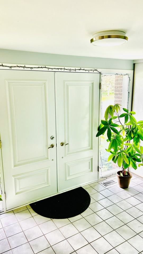 17 Eleanor Drive - Photo 2 of 10