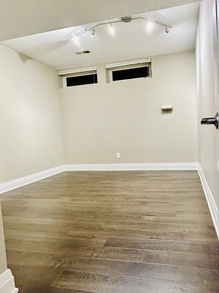 17 Eleanor Drive - Photo 3 of 10