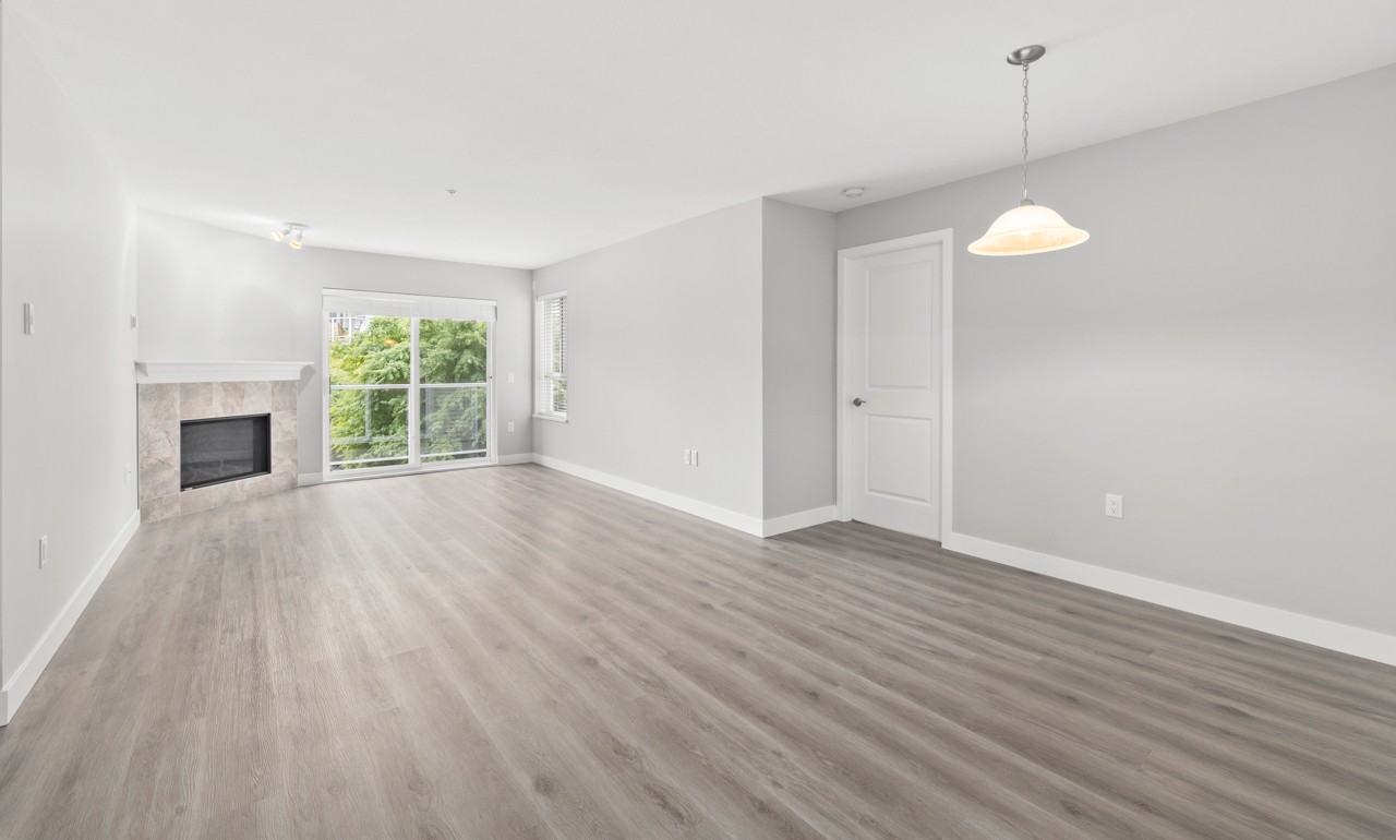 15895 84 Ave 202, Surrey, BC V4N 0W7 2 Bedroom Apartment for 2,695