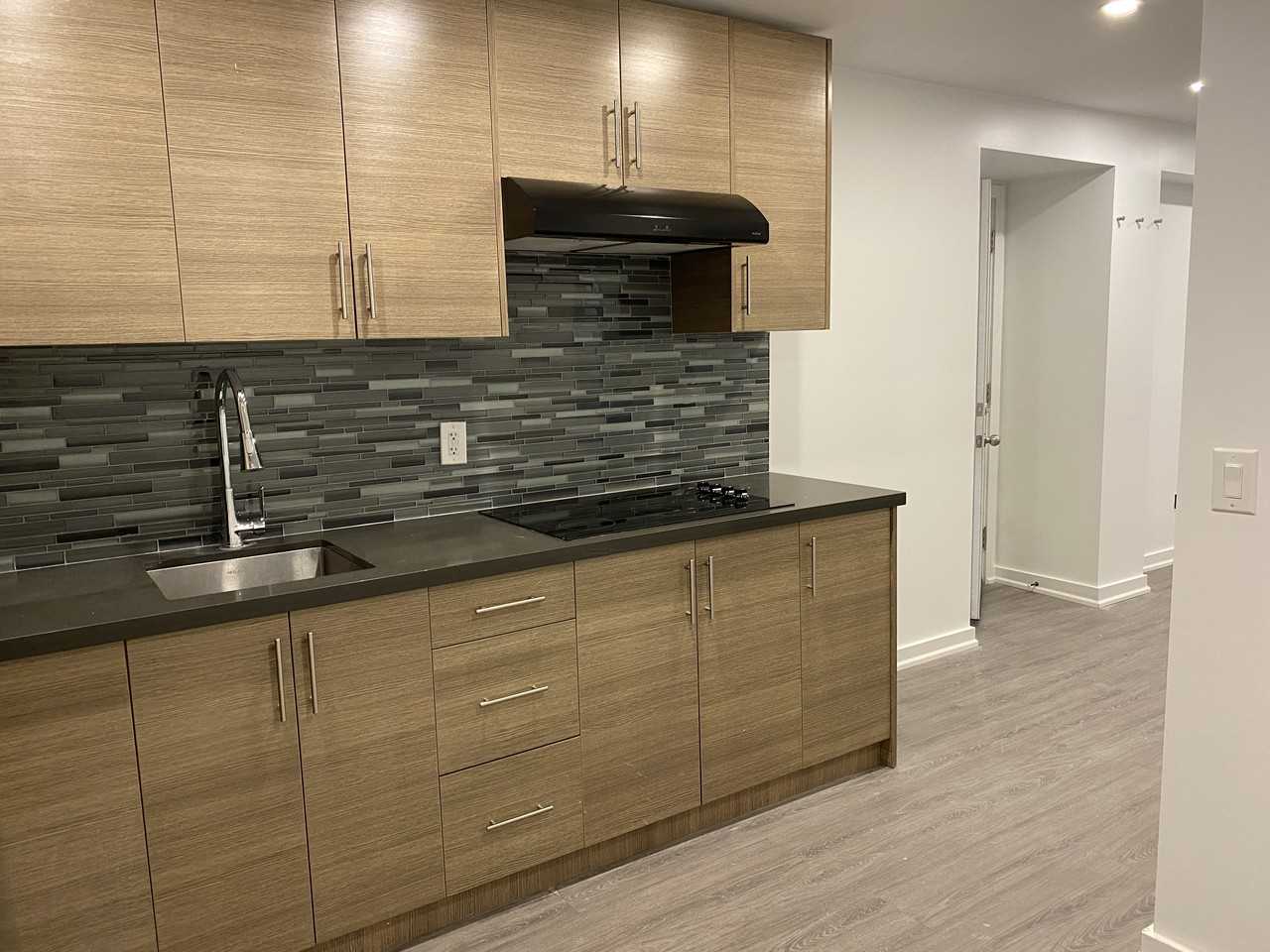 302 Bathurst Street - Photo 3 of 5