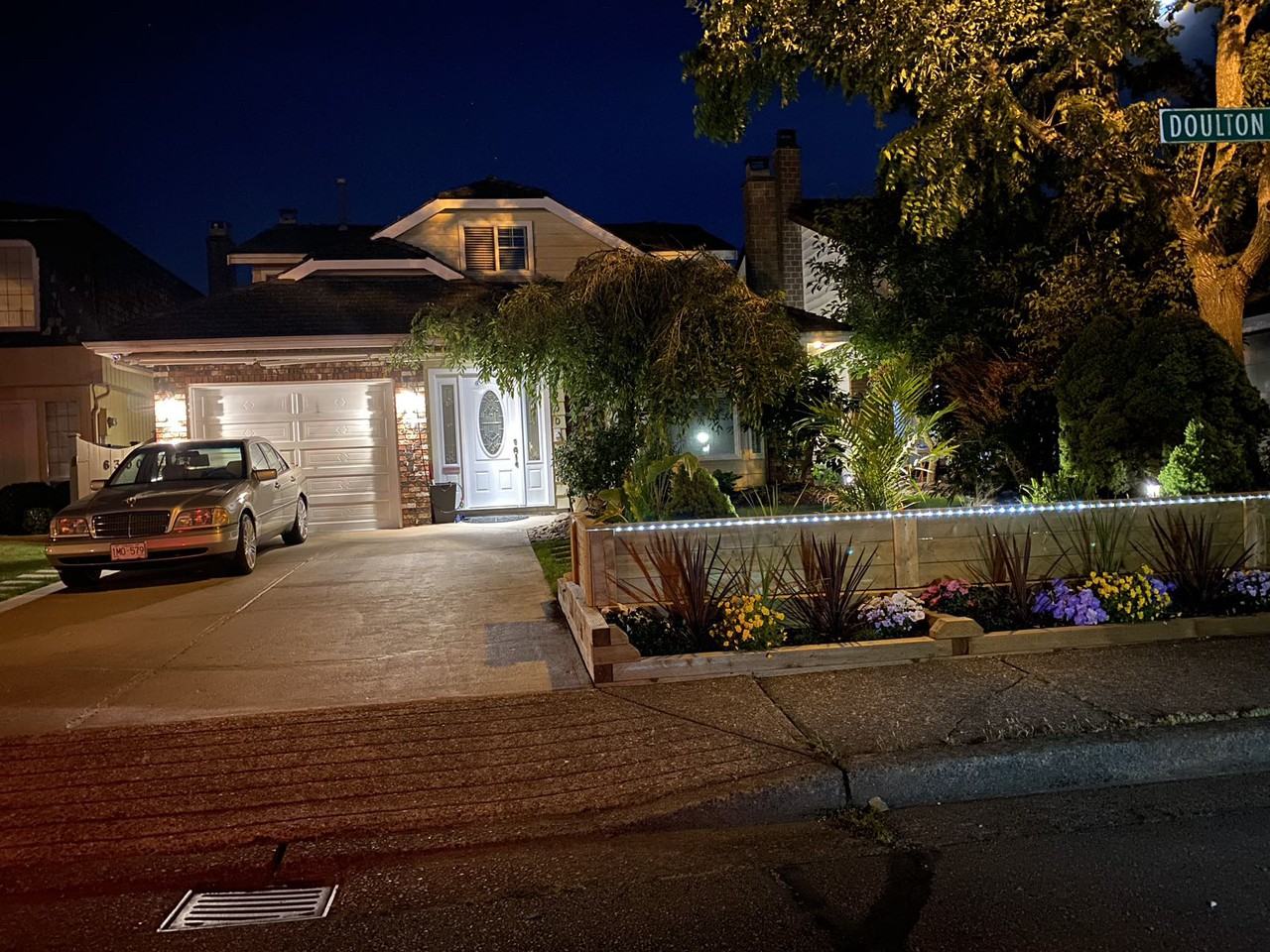 6300 Doulton Ave - Photo 4 of 11