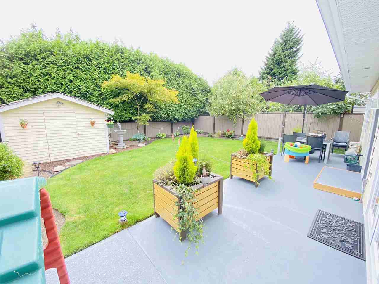 6300 Doulton Ave - Photo 6 of 11