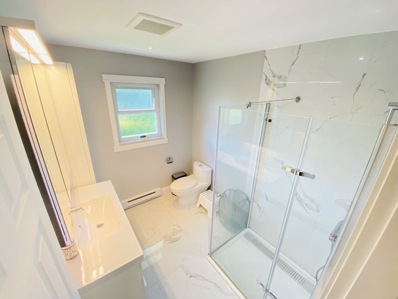 6300 Doulton Ave - Photo 6 of 13
