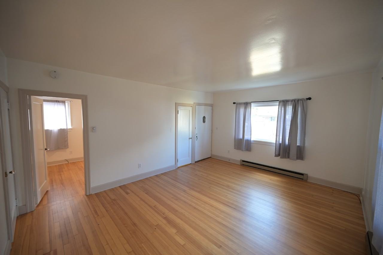 109 W 3rd St - Photo 3 of 12