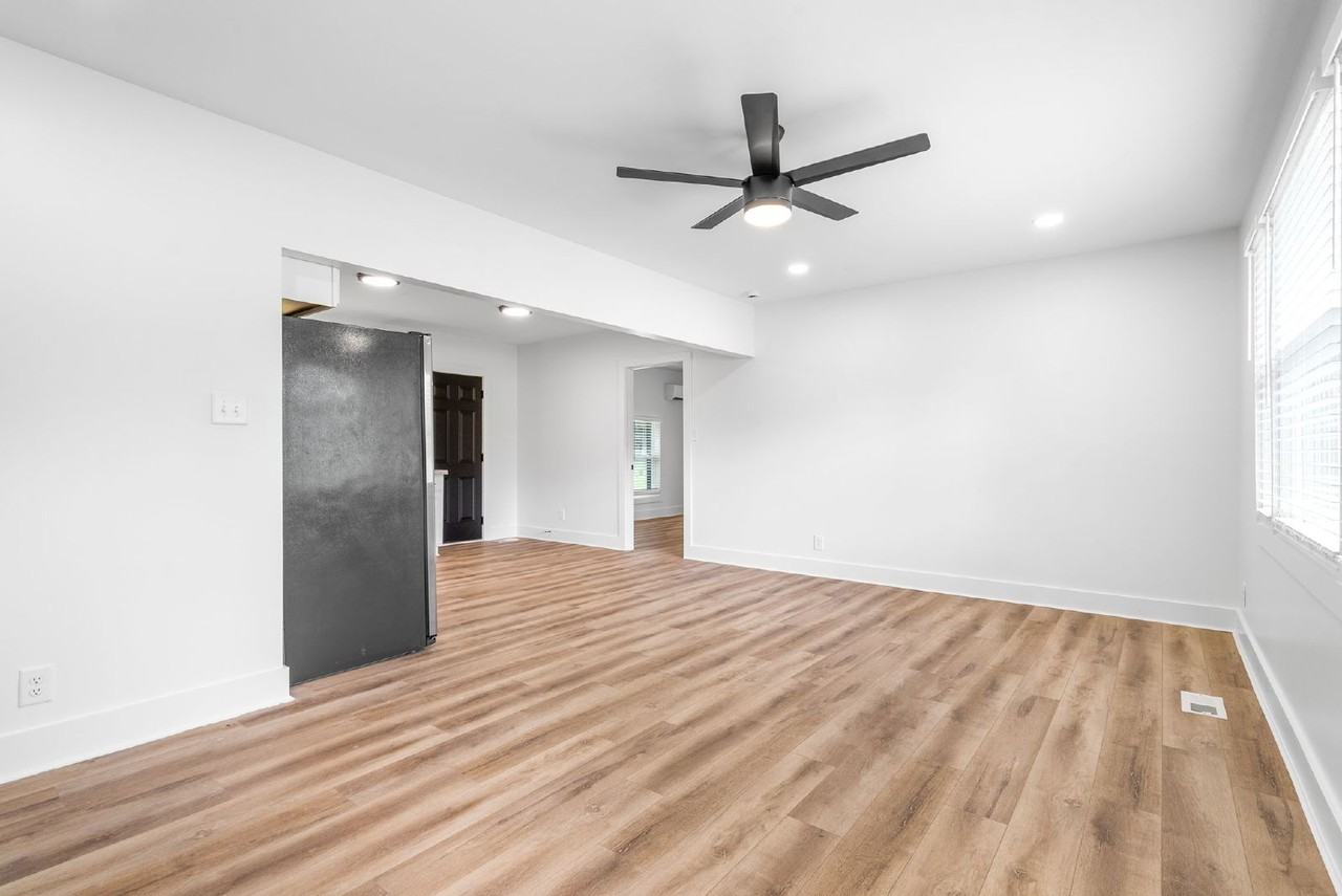 32 W Bel Air Blvd - Photo 6 of 31
