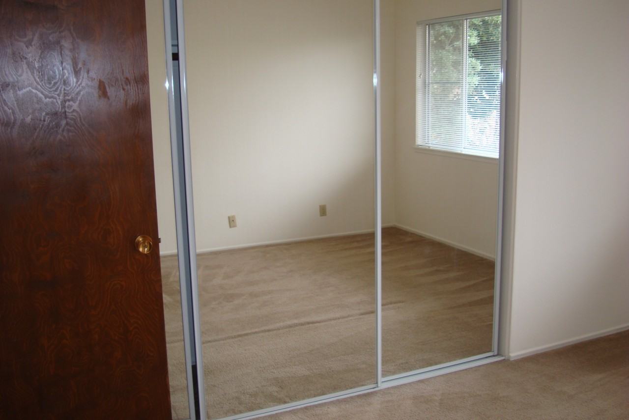 1110 Carmelita Ave #5 - Photo 2 of 3
