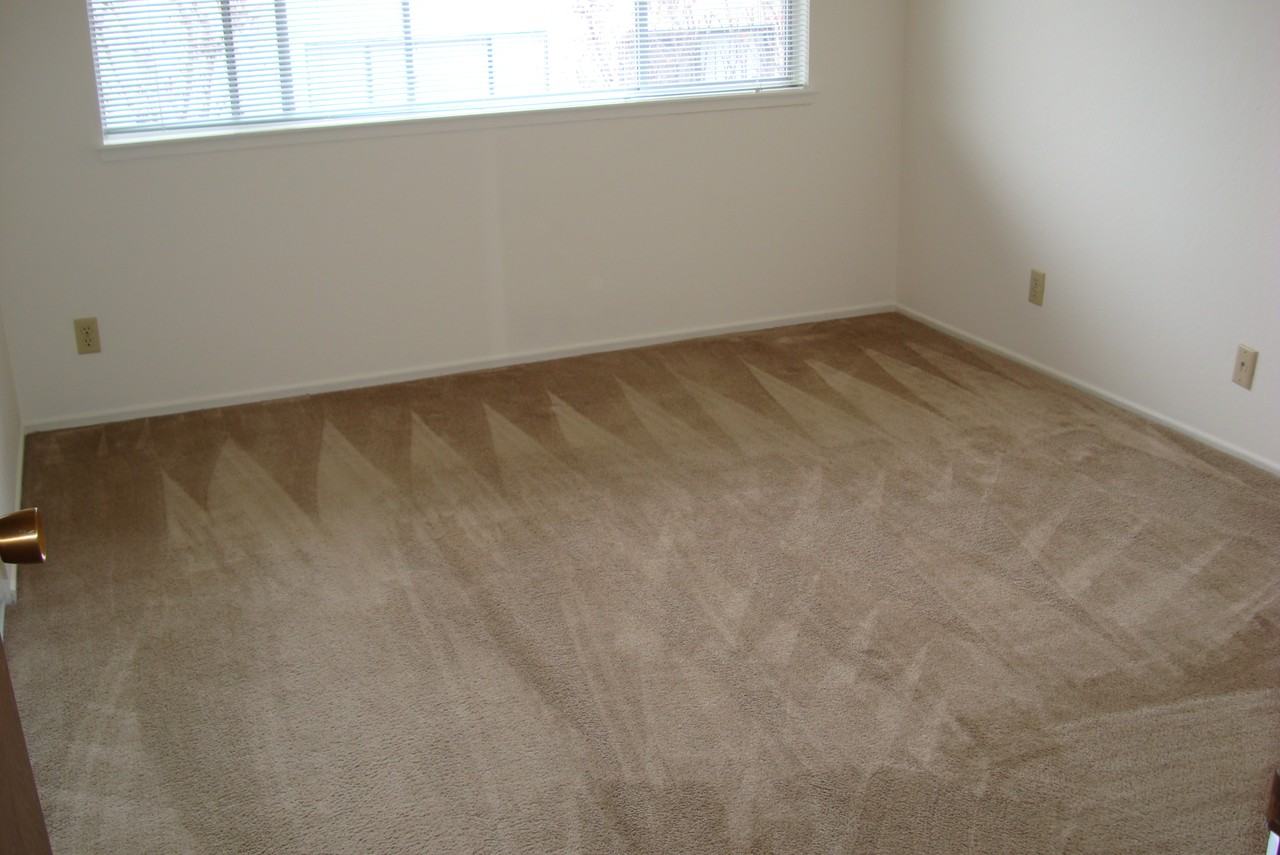 1110 Carmelita Ave #5 - Photo 3 of 3