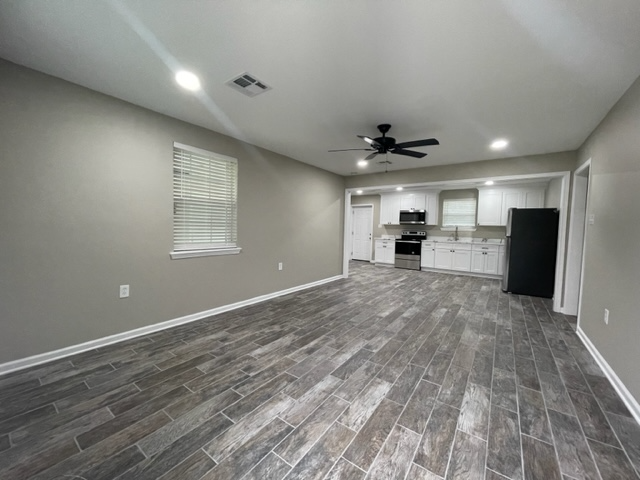 1203 East St. A #B - Photo 2 of 10