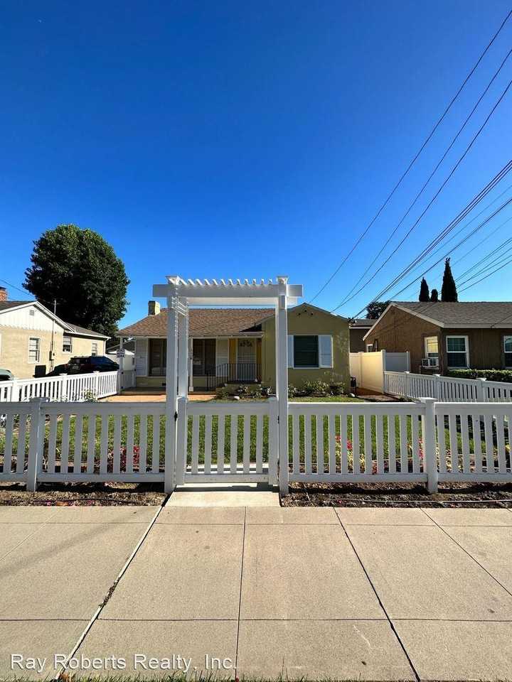 1040 W. Almond Ave. - Photo 3 of 26