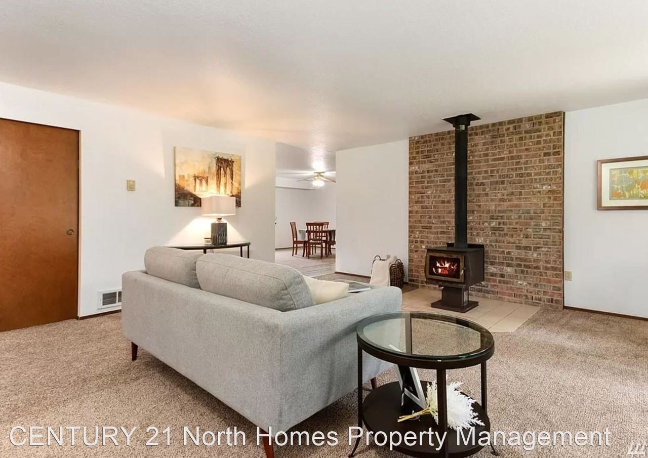 15808-15810 122nd Ave NW - Photo 3 of 17