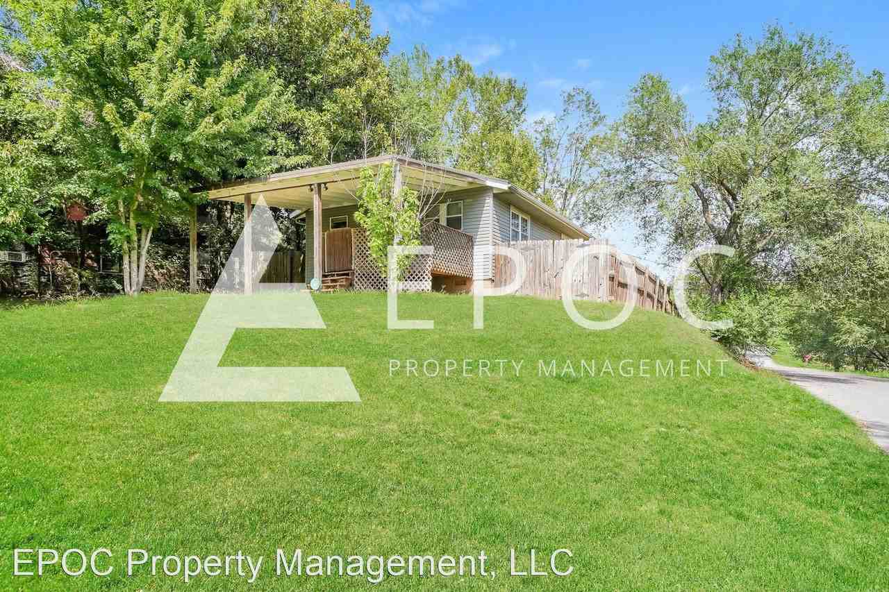 501 N Industrial Ave - Photo 2 of 16