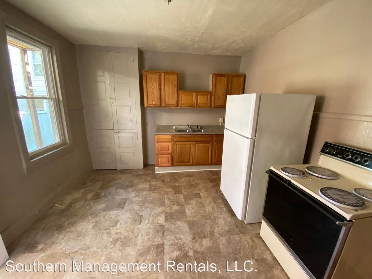 53 S Penn St 1st Fl - Photo 2 of 6