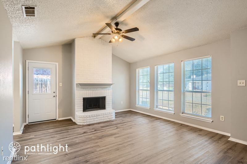 1102 Glen Creek Dr - Photo 3 of 13