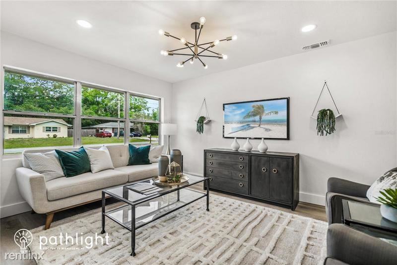 5817 Lake Breeze Ave - Photo 3 of 11