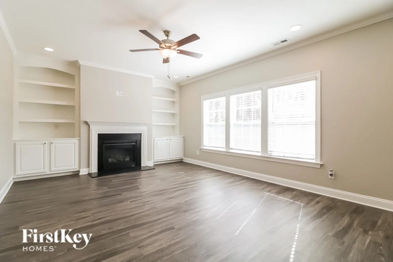 106 Brickhouse Ln - Photo 2 of 14